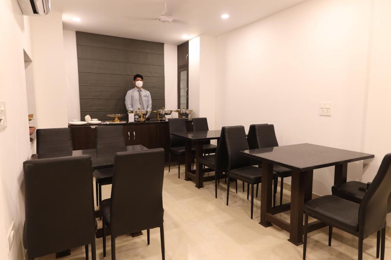 Nirpra Regency Hotel New Delhi Exterior photo